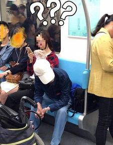 上海地铁乘客吃瓜,上海乘客吃瓜现象引发热议