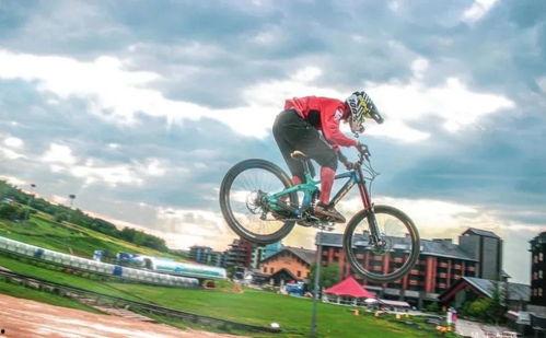 滑雪吃瓜哥,揭秘滑雪场上的趣味生活