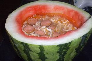 买个瓜吃泡面,买瓜吃泡面，享受悠闲时光