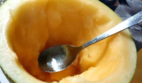 哈密瓜挖勺吃,夏日消暑新风尚