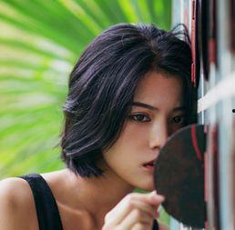 女人梦见自己吃瓜,女人梦中吃瓜的神秘寓意