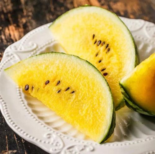 梦见看到别人在吃瓜,揭秘梦中他人吃瓜的神秘寓意